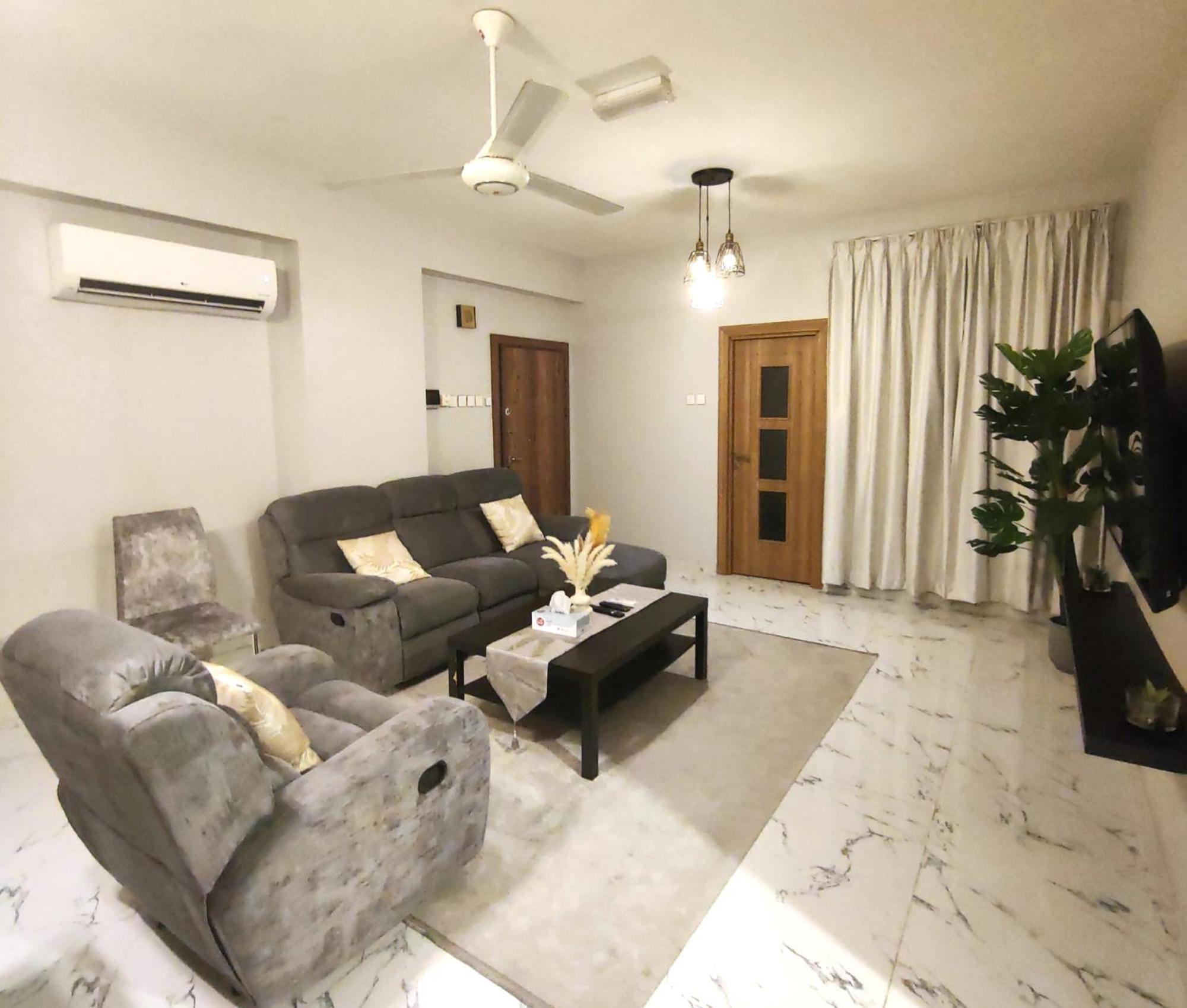 Qurum Serenity: 2-br In Appartement *